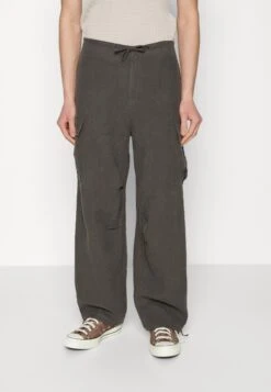 WEEKDAY Mats Parachute Trouser - Pantalones Cargo - Offblack