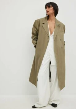 NA-KD Aus Schwerer - Gabardina - Khaki