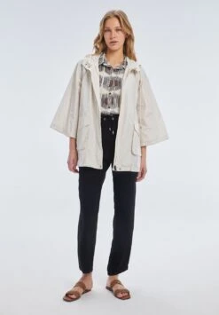 Con Capucha Y Manga Francesa Ancha - Parka - Crudo