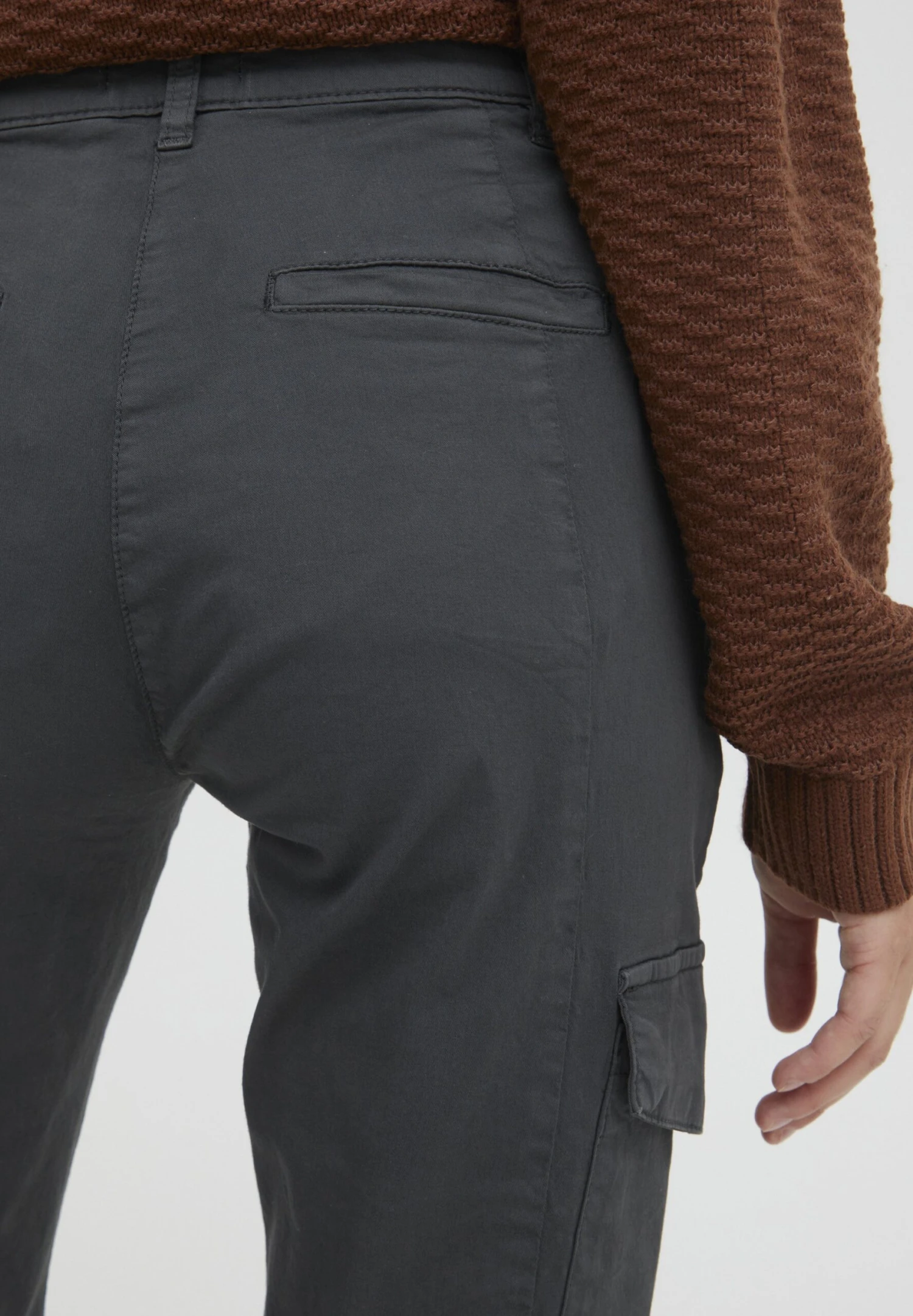 OXMO Oxcoco - Pantalones Cargo - Ebony - Imagen 4