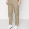 Les Deux Jared Chino Pants - Pantalones Chinos - Dark Sand