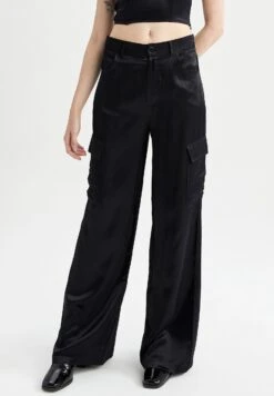 DeFacto Pantalones Cargo - Black